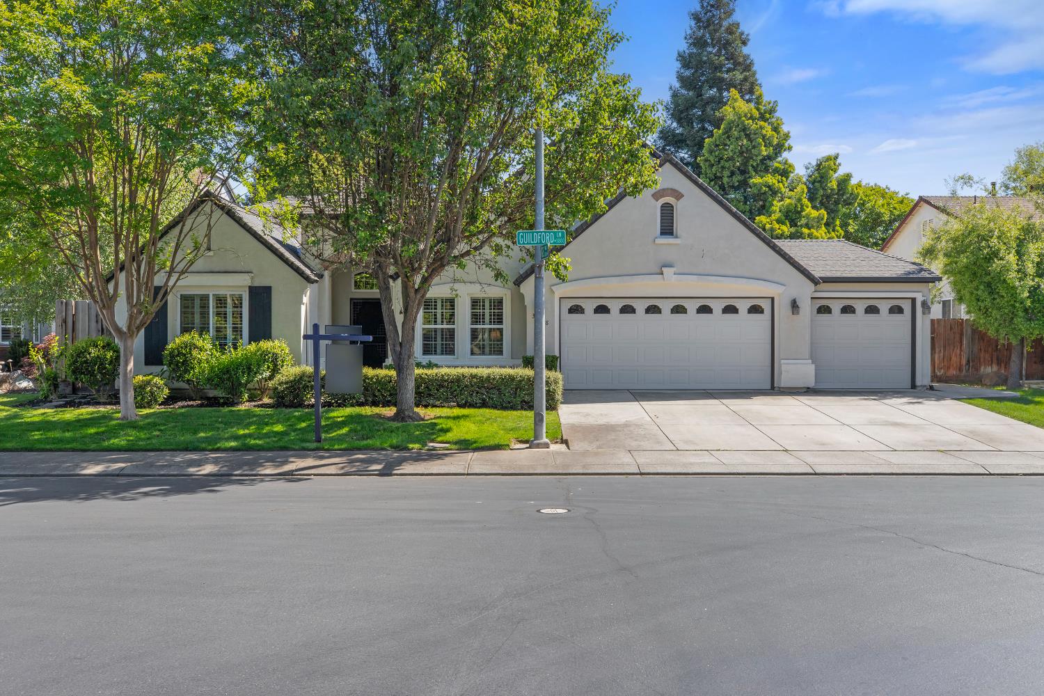 3808 Guildford Ln, Modesto, CA 95355