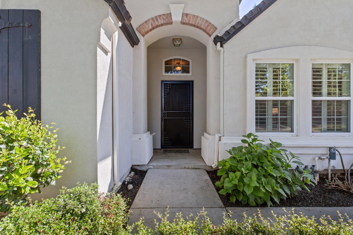 3808 Guildford Ln, Modesto, CA 95355