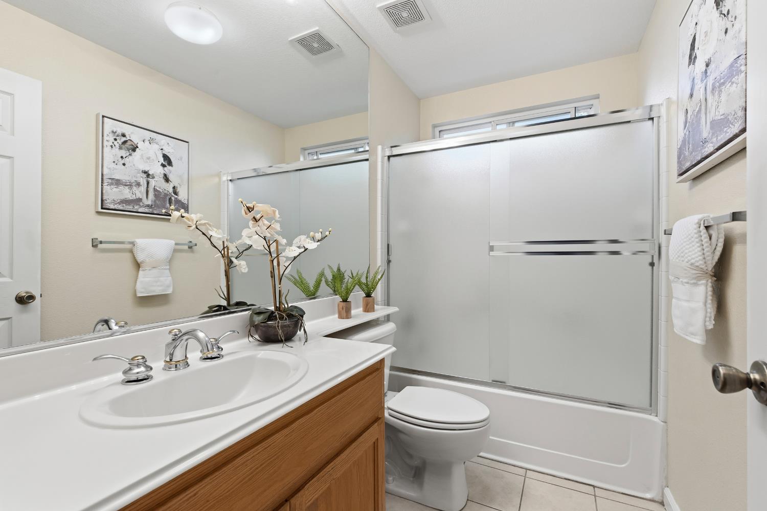 3808 Guildford Ln, Modesto, CA 95355