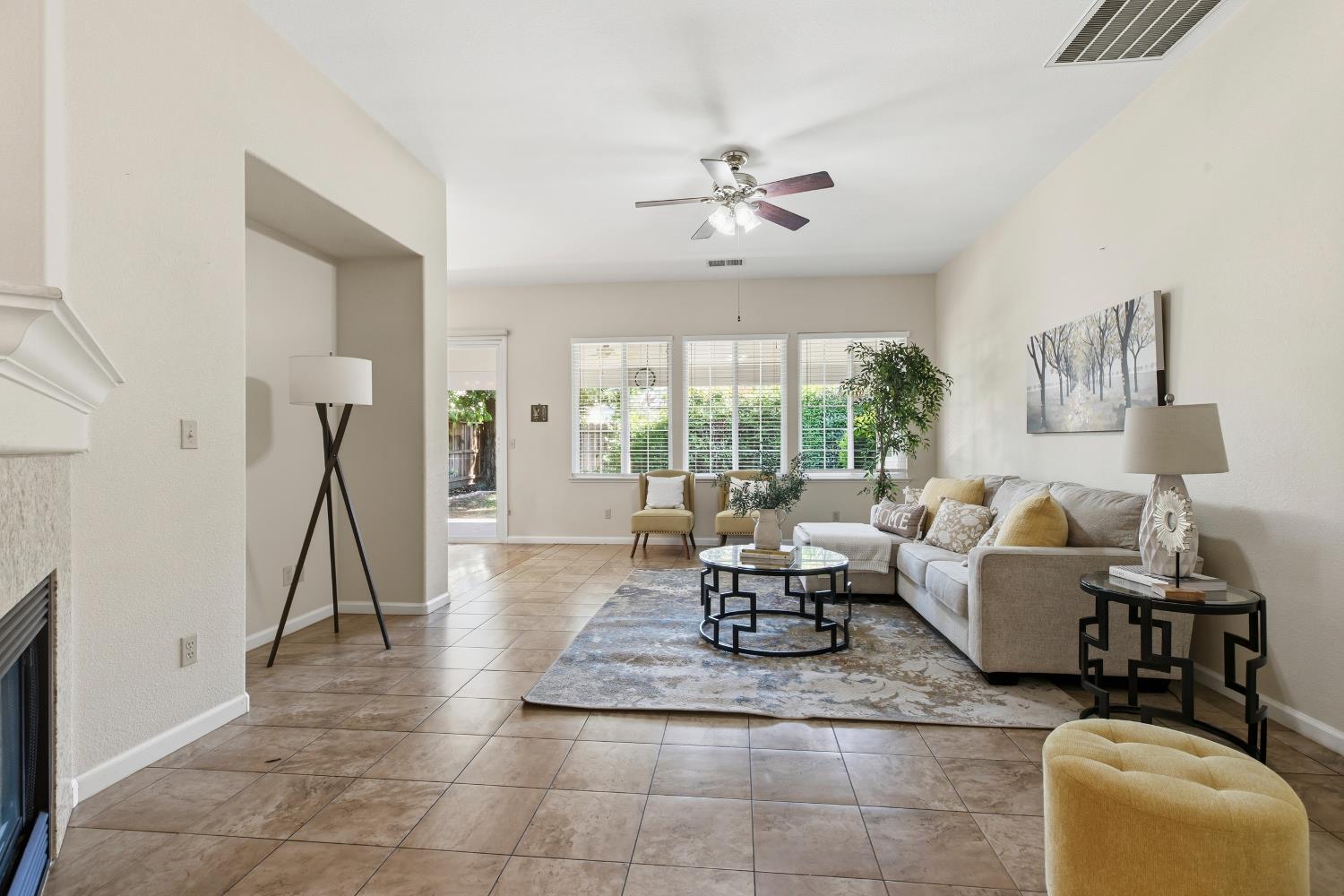 3808 Guildford Ln, Modesto, CA 95355