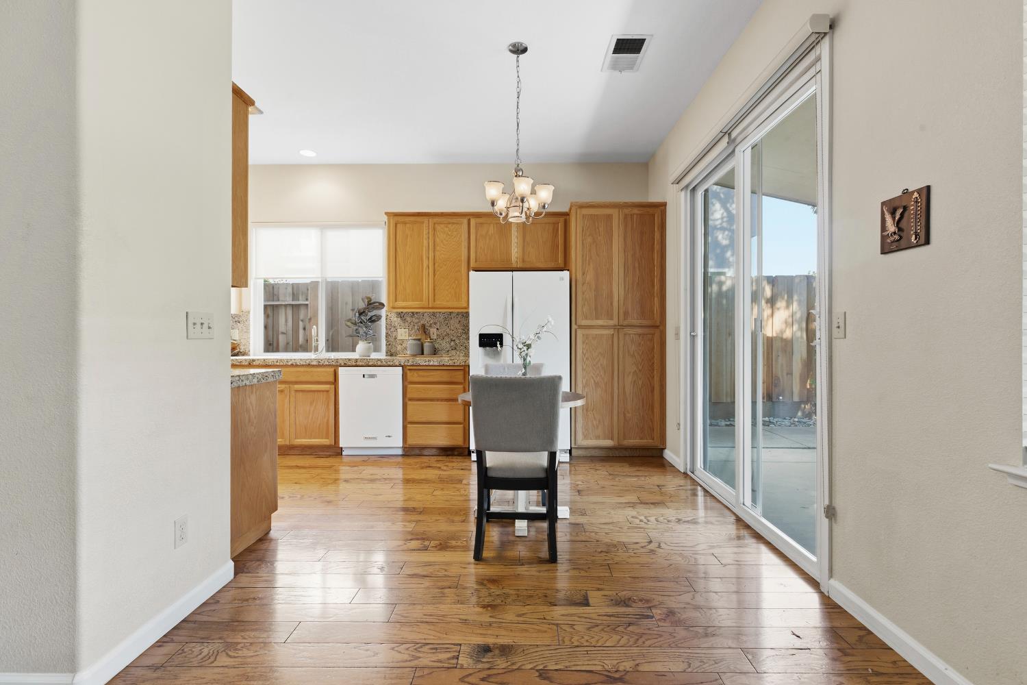 3808 Guildford Ln, Modesto, CA 95355