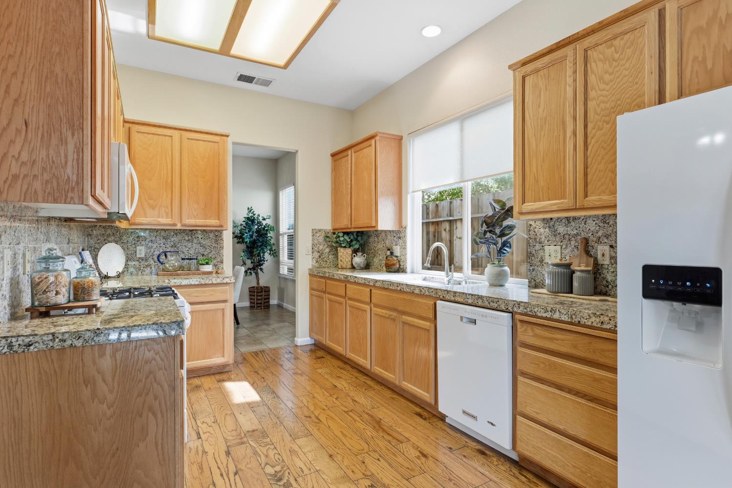 3808 Guildford Ln, Modesto, CA 95355