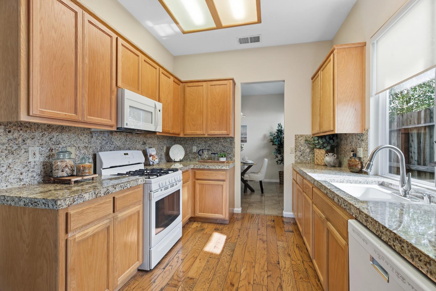 3808 Guildford Ln, Modesto, CA 95355