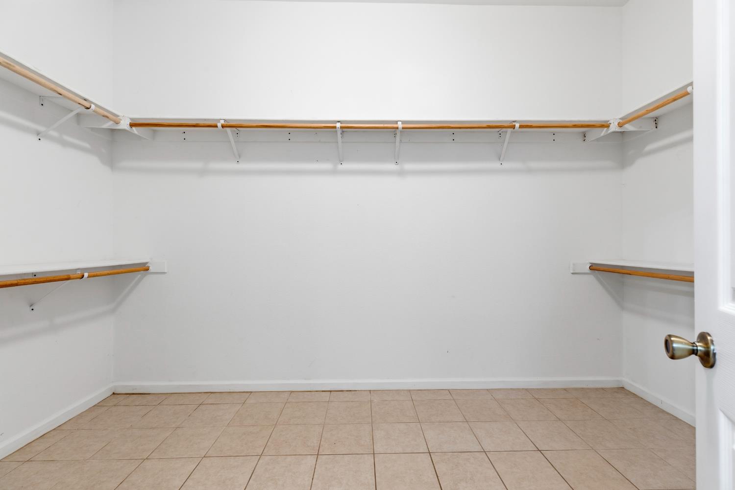 3808 Guildford Ln, Modesto, CA 95355