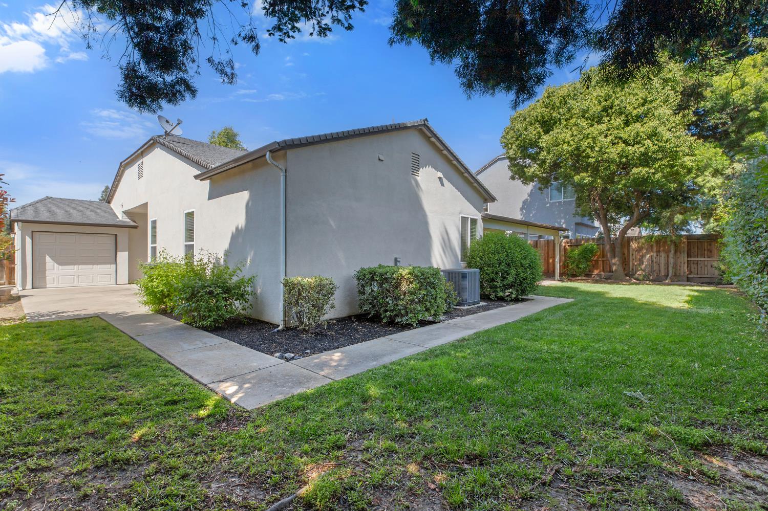 3808 Guildford Ln, Modesto, CA 95355