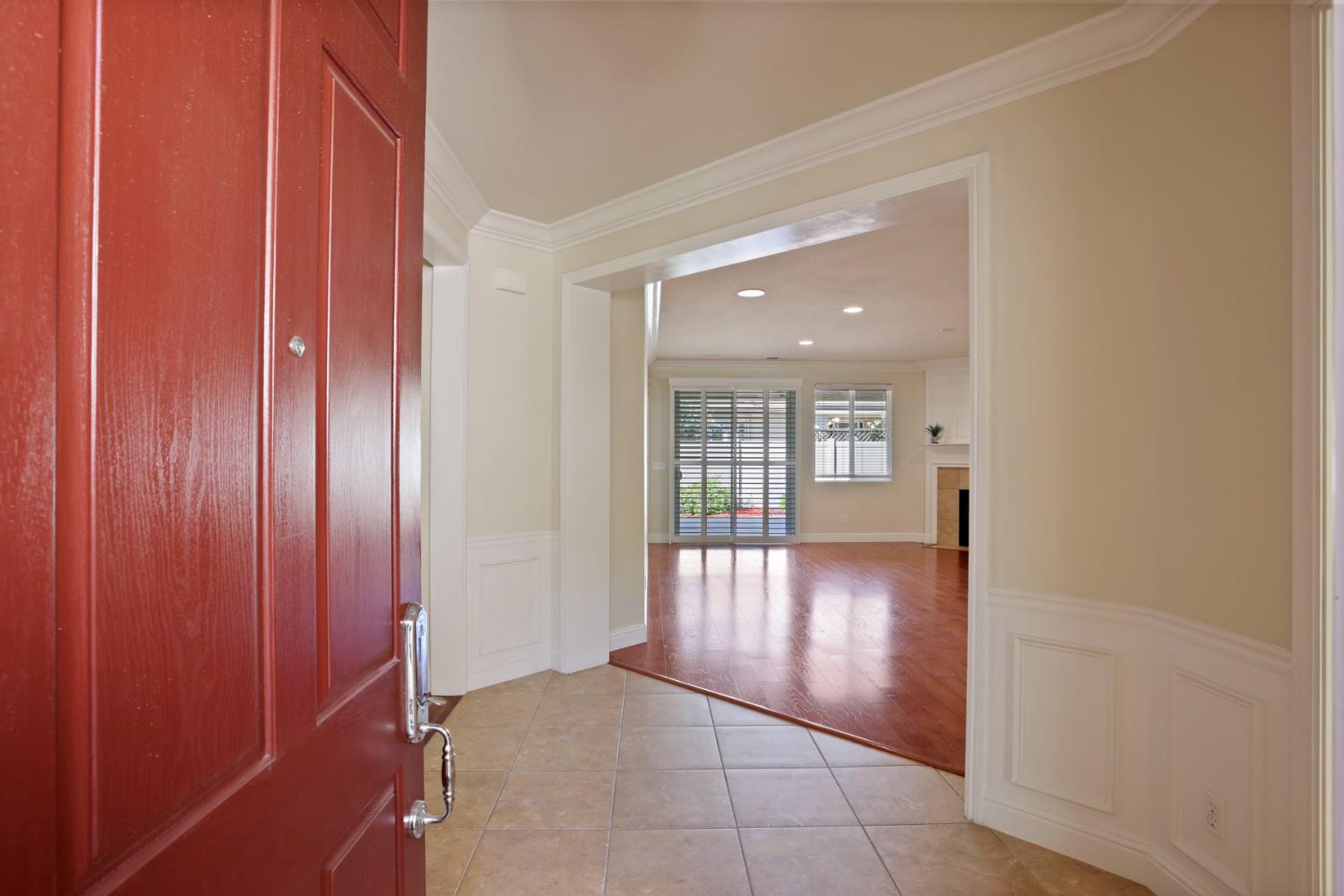 2349 Belle Glade Ln, Manteca, CA 95336