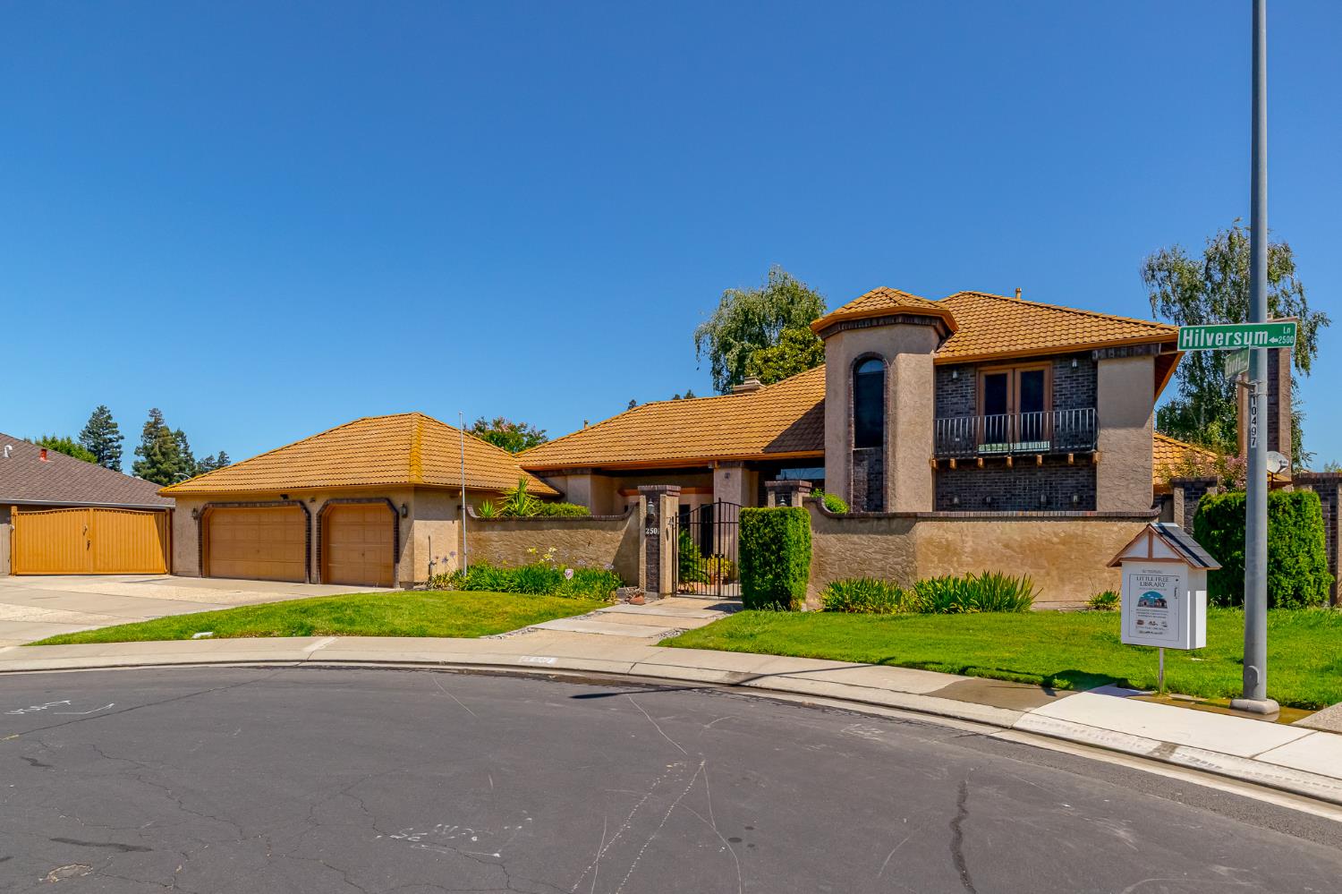 2501 Hilversum Ln, Modesto, CA 95356