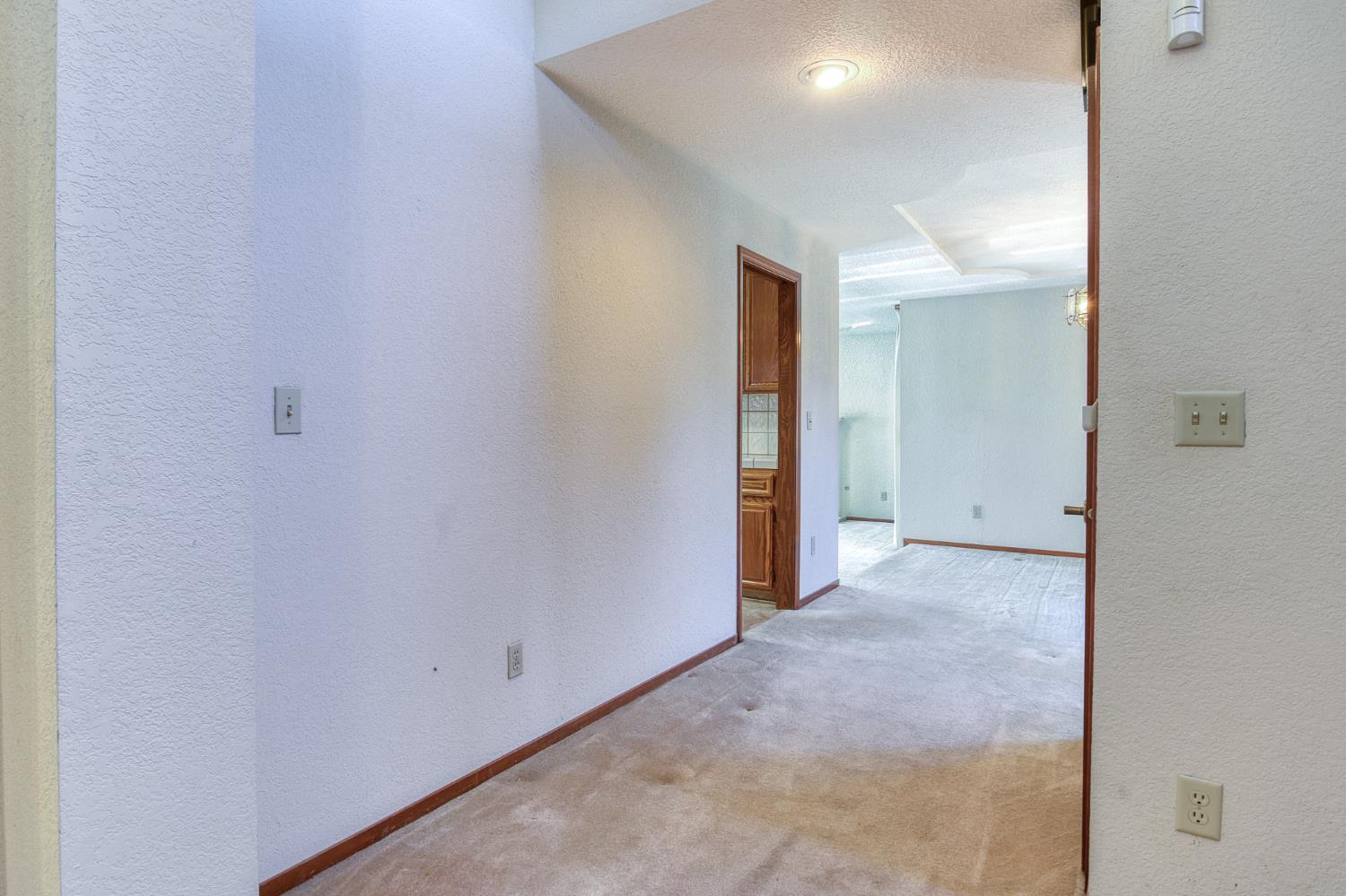 2501 Hilversum Ln, Modesto, CA 95356