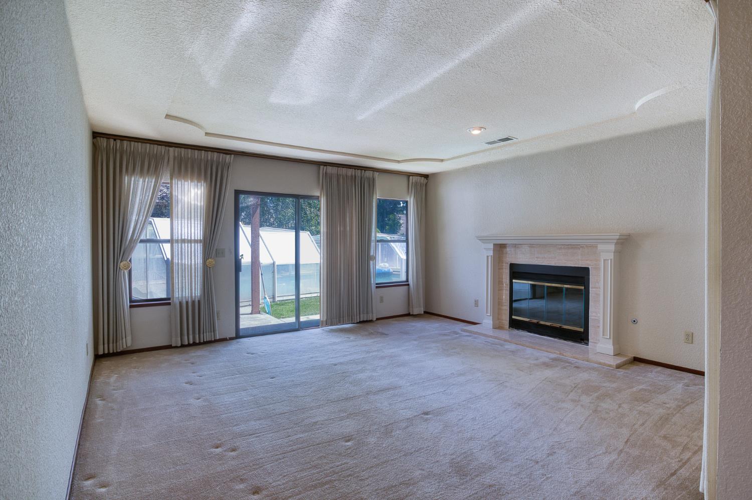2501 Hilversum Ln, Modesto, CA 95356