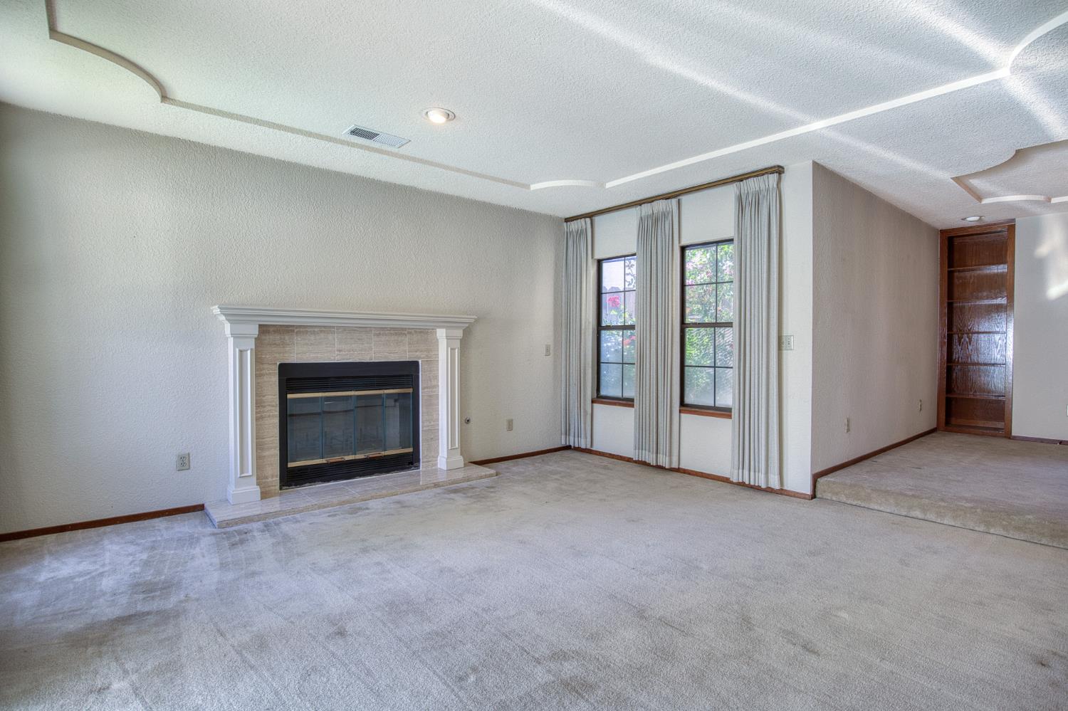 2501 Hilversum Ln, Modesto, CA 95356
