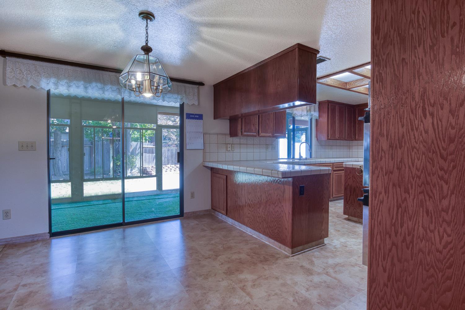 2501 Hilversum Ln, Modesto, CA 95356