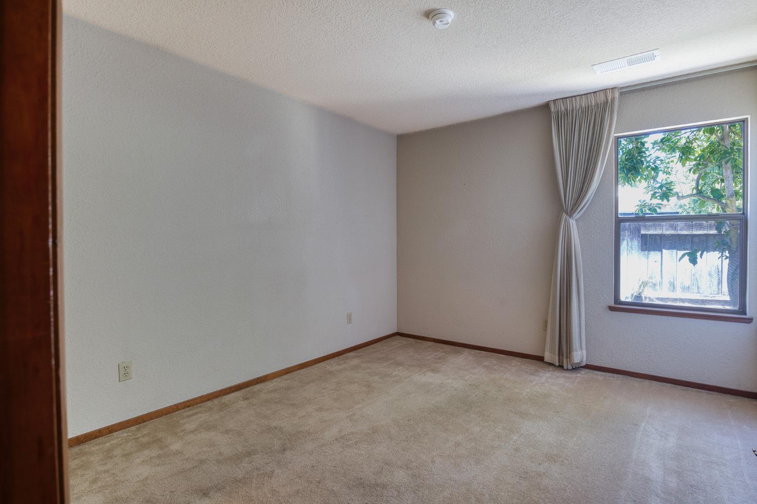 2501 Hilversum Ln, Modesto, CA 95356