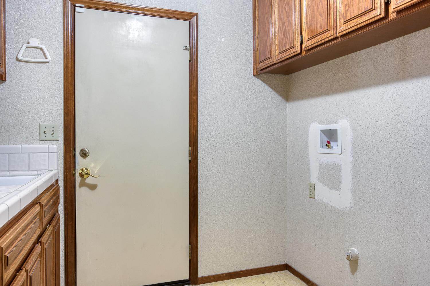 2501 Hilversum Ln, Modesto, CA 95356