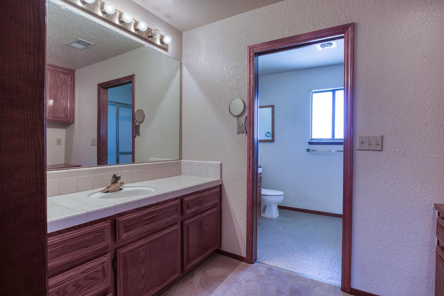2501 Hilversum Ln, Modesto, CA 95356