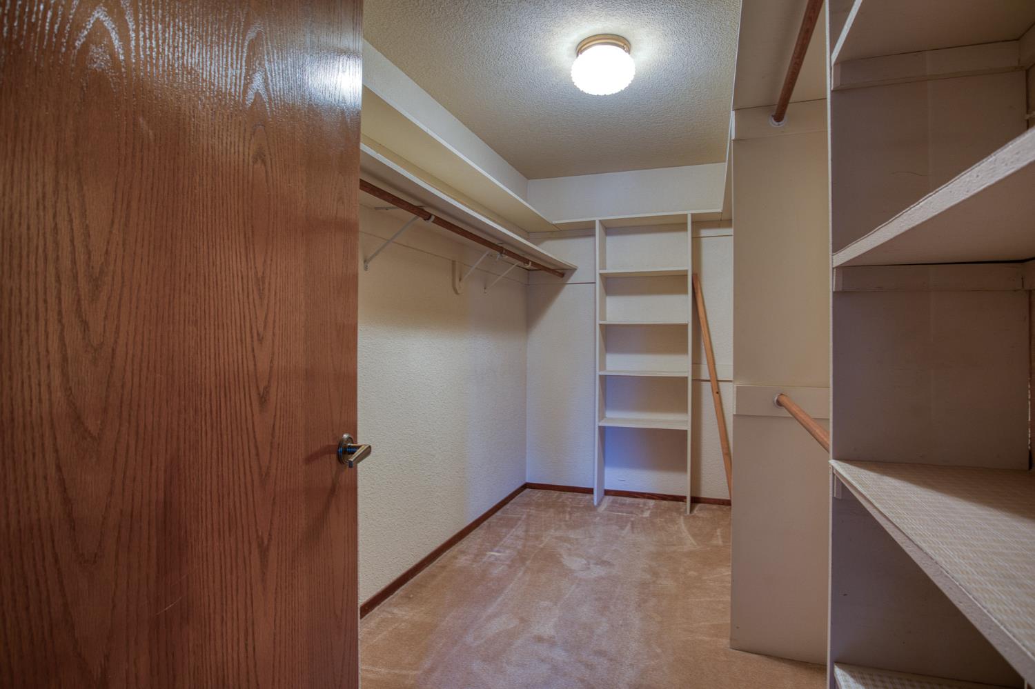 2501 Hilversum Ln, Modesto, CA 95356