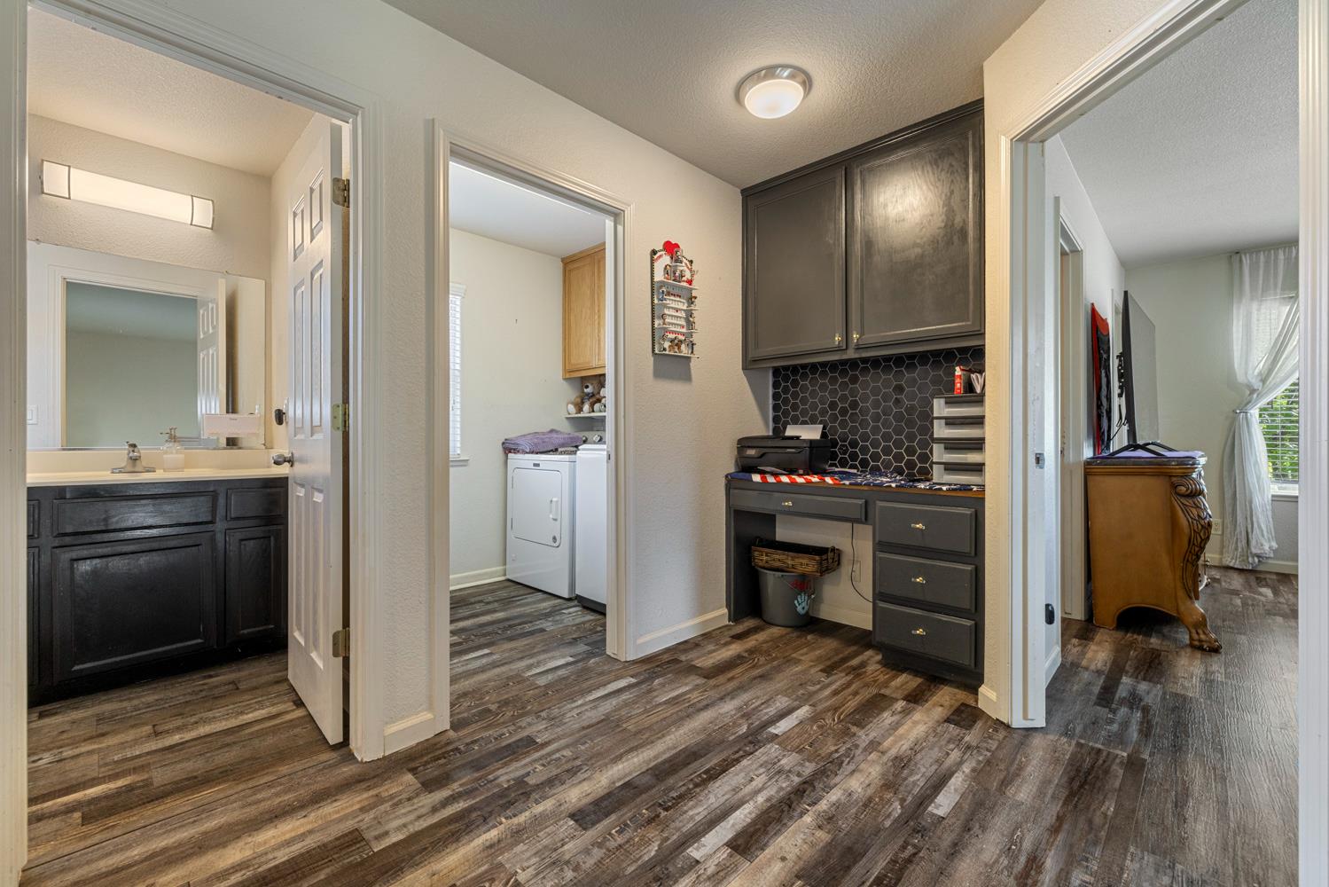 998 E J St, Oakdale, CA 95361