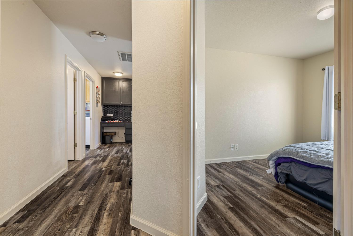 998 E J St, Oakdale, CA 95361