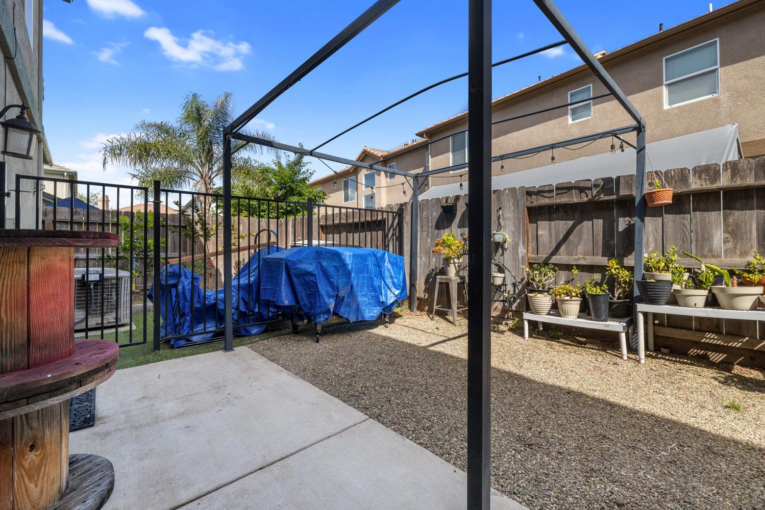998 E J St, Oakdale, CA 95361
