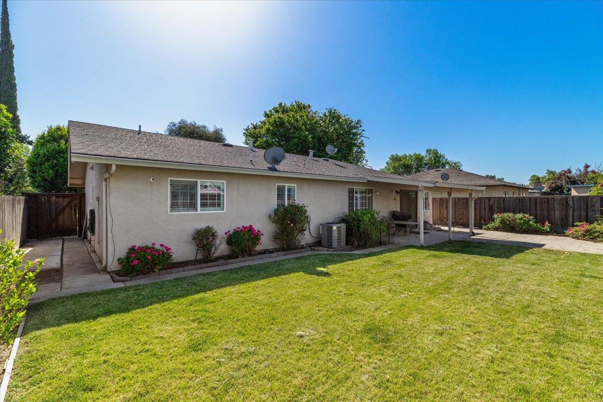 1829 Vallejo Dr, Modesto, CA 95355