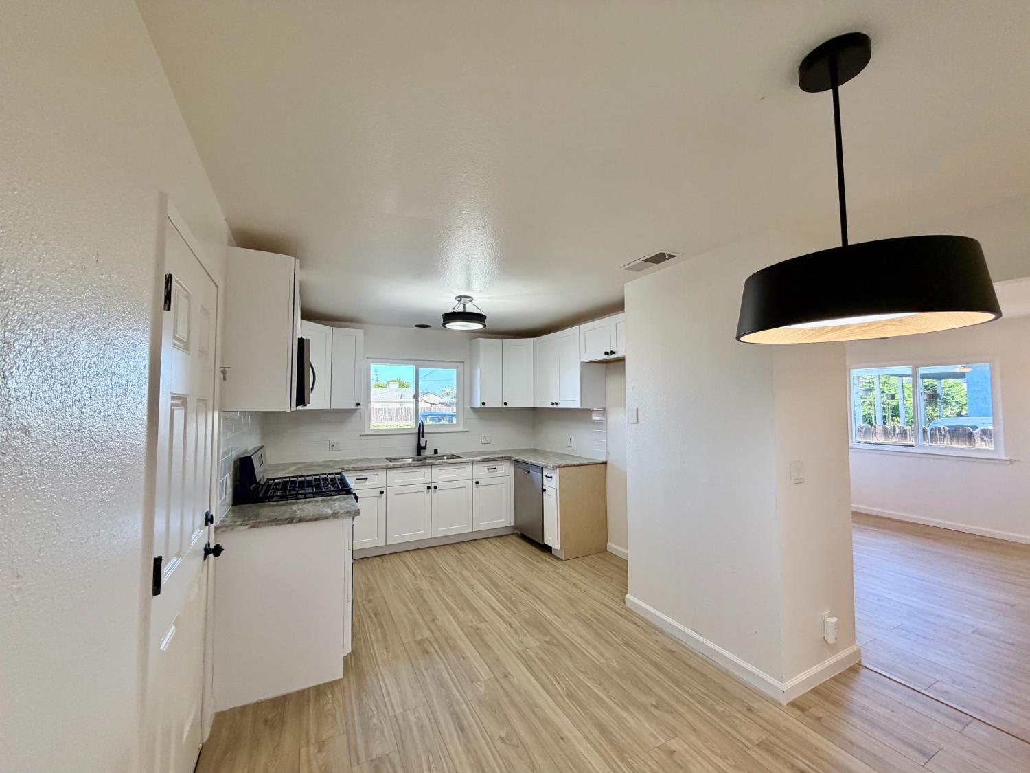 5204 7th St, Keyes, CA 95328