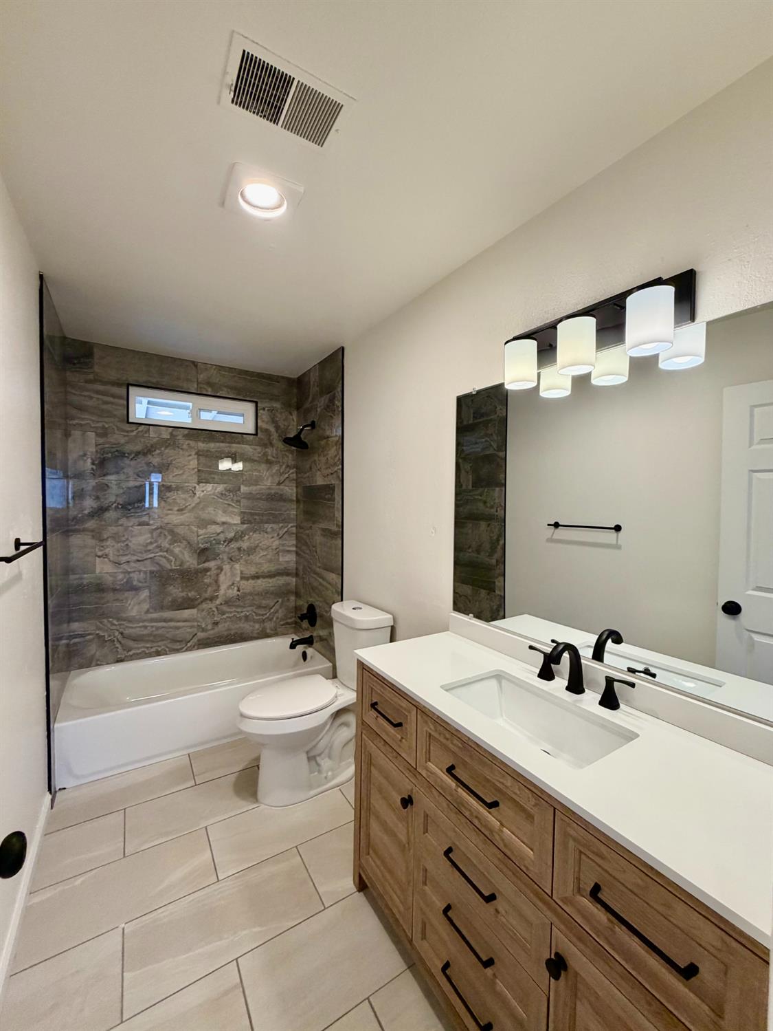 5204 7th St, Keyes, CA 95328
