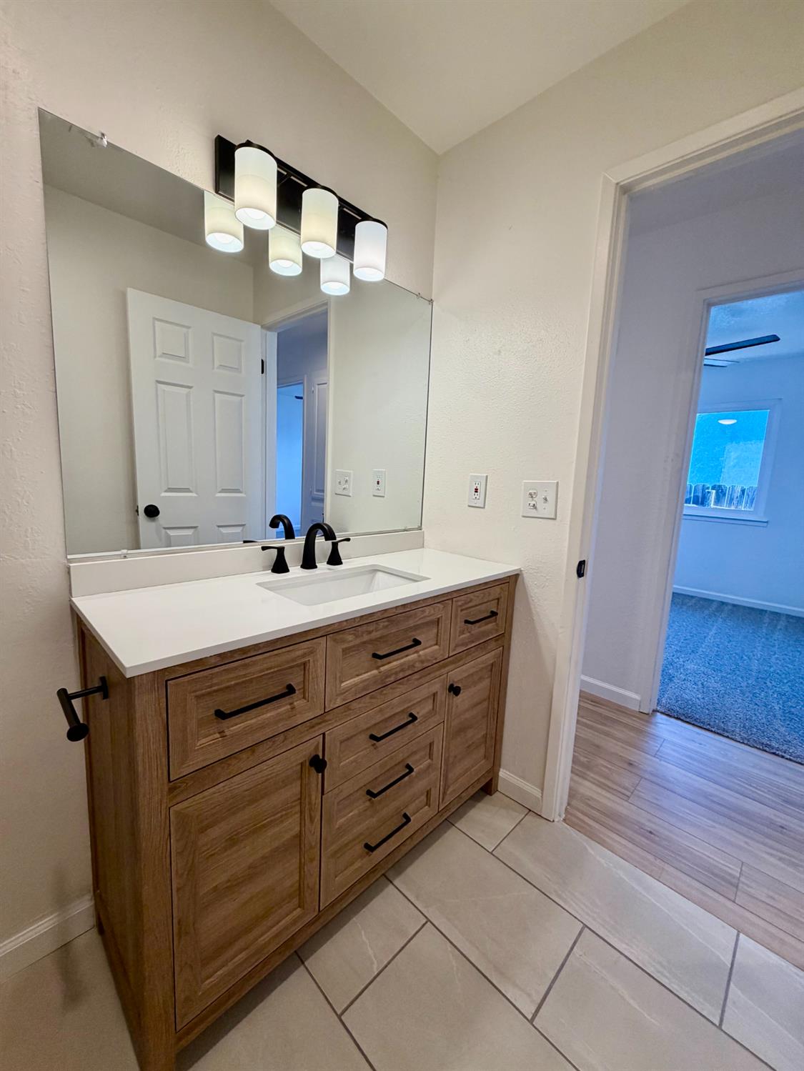 5204 7th St, Keyes, CA 95328