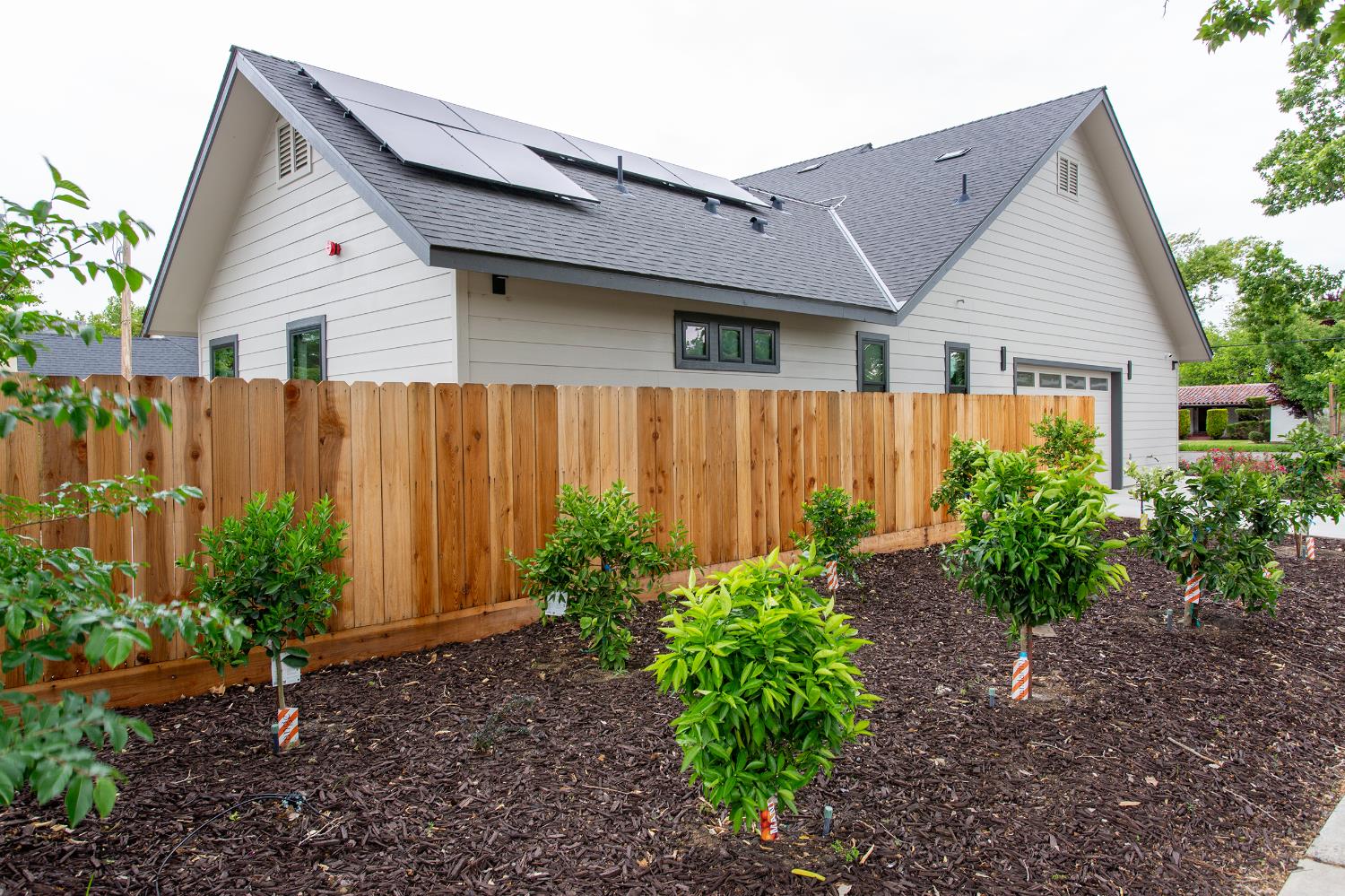 1621 S 6th St, Los Banos, CA 93635