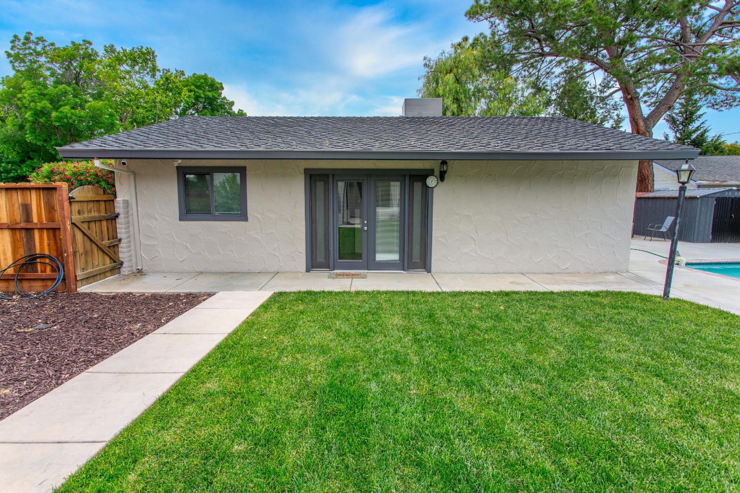 1621 S 6th St, Los Banos, CA 93635
