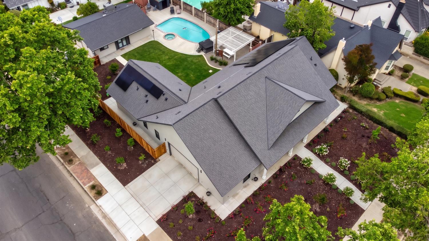 1621 S 6th St, Los Banos, CA 93635
