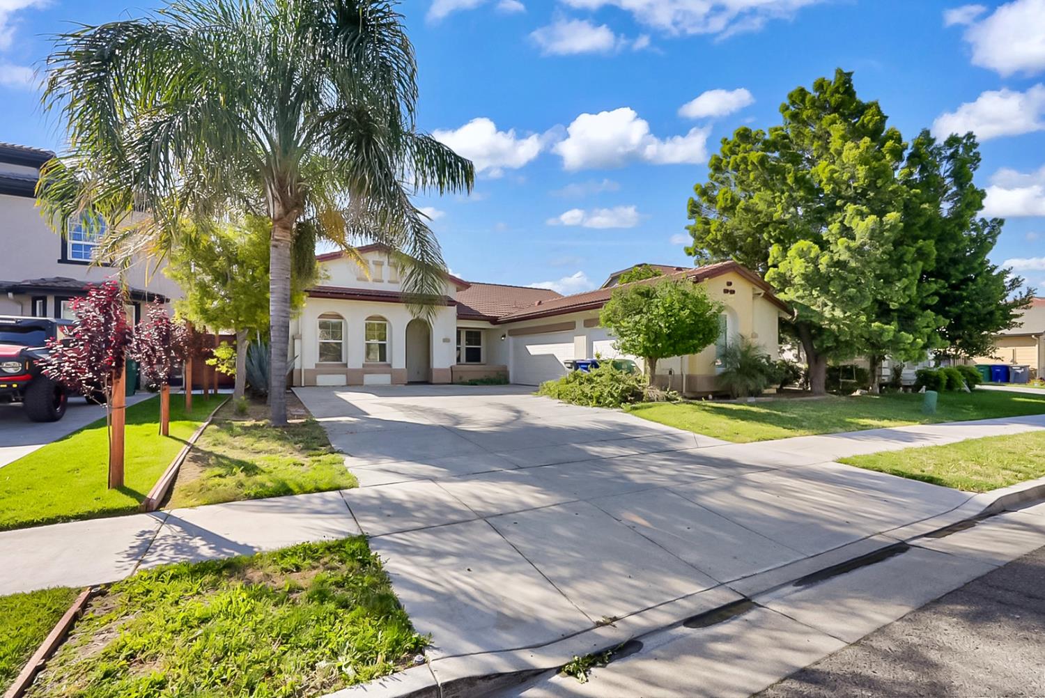 2461 S Mountainside Dr, Los Banos, CA 93635