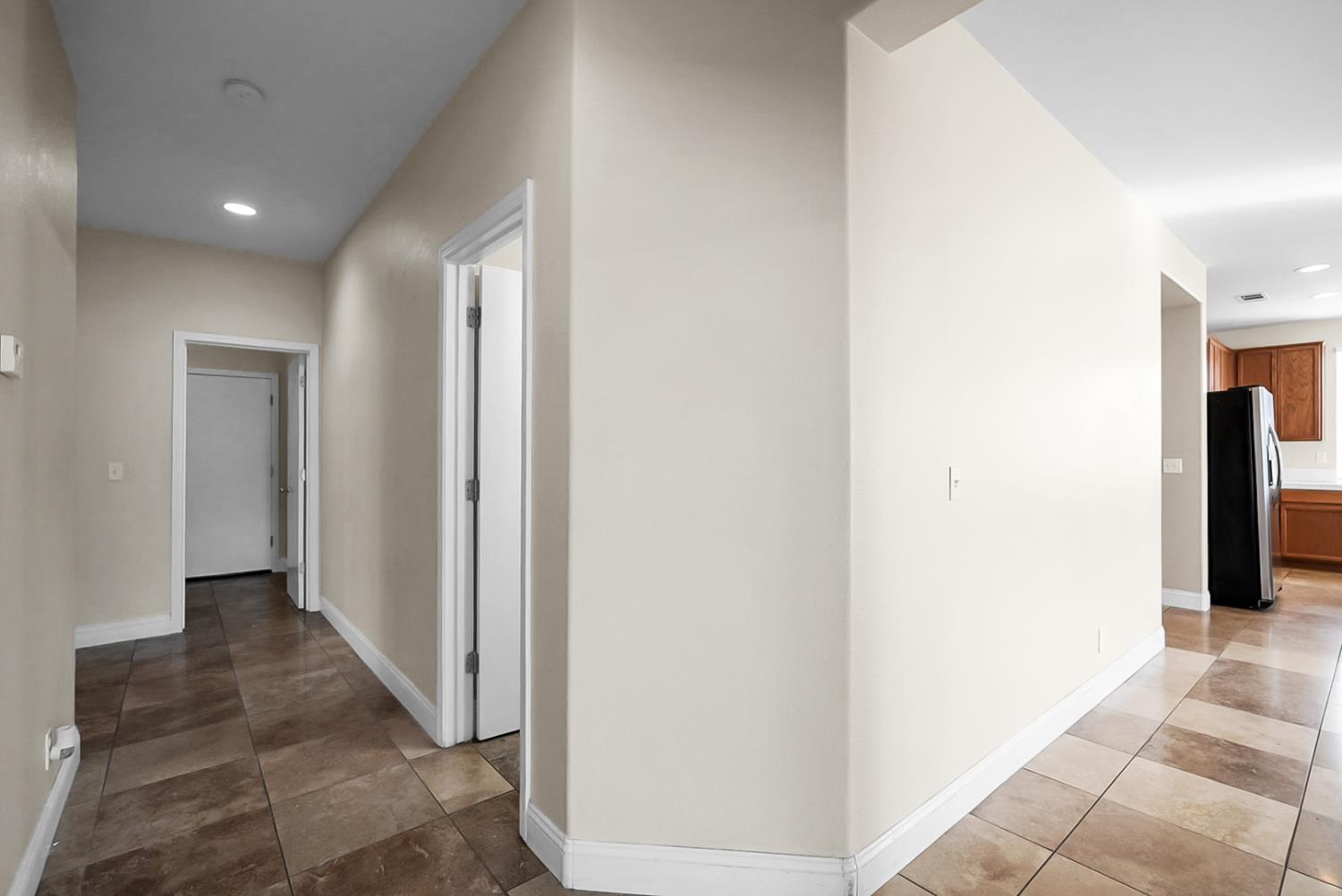 2461 S Mountainside Dr, Los Banos, CA 93635