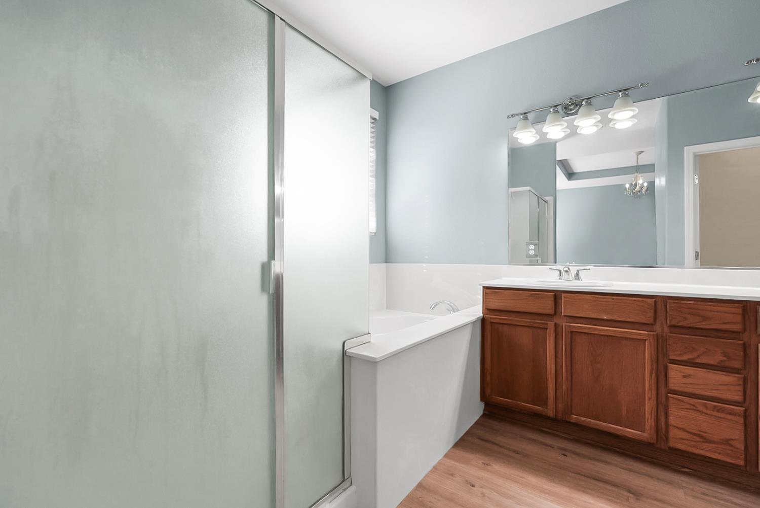 2461 S Mountainside Dr, Los Banos, CA 93635