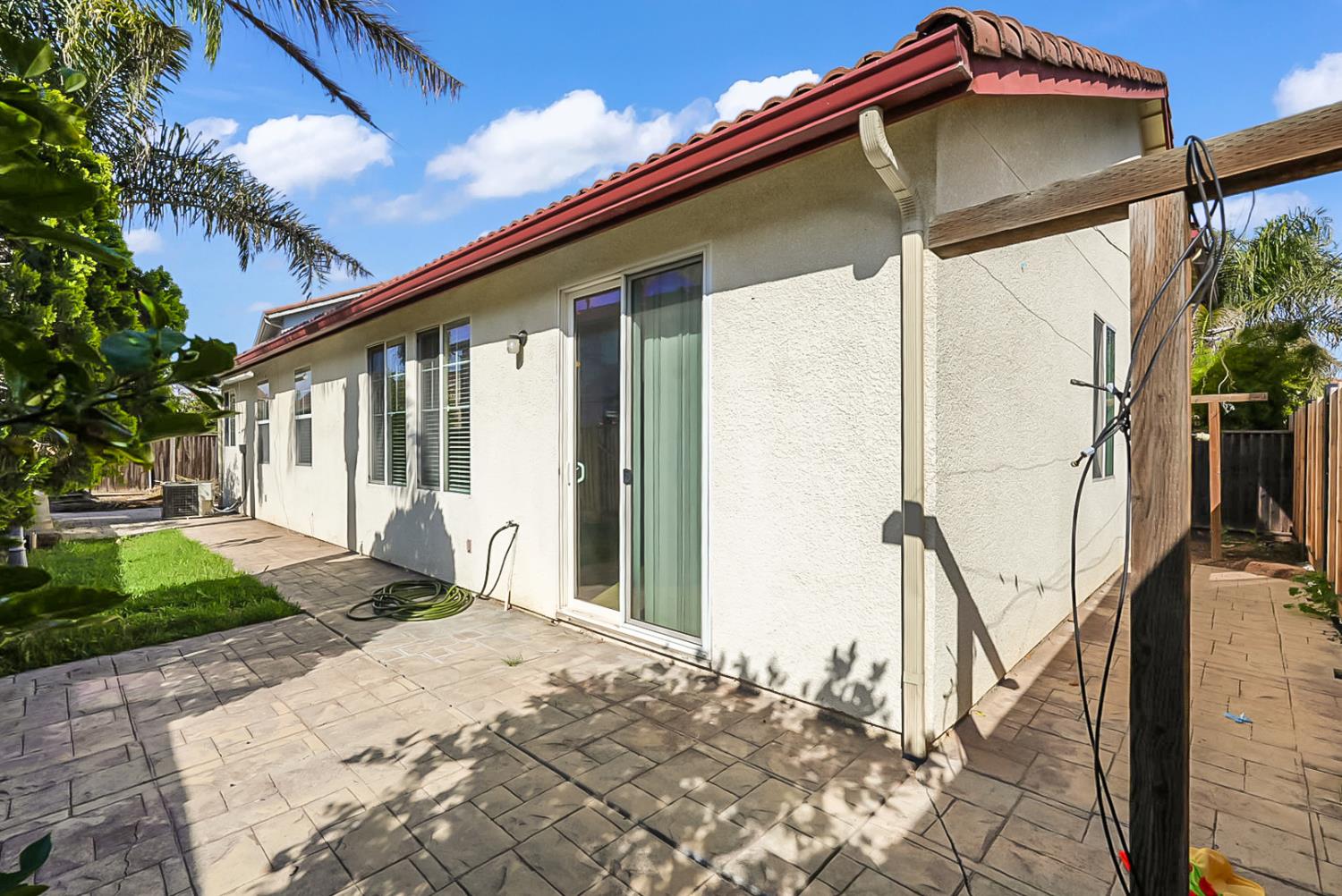 2461 S Mountainside Dr, Los Banos, CA 93635