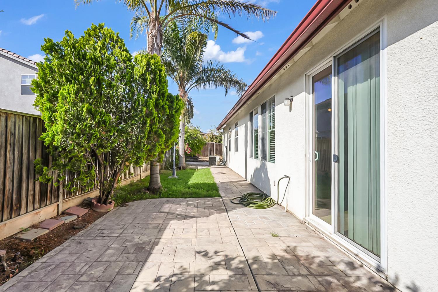 2461 S Mountainside Dr, Los Banos, CA 93635