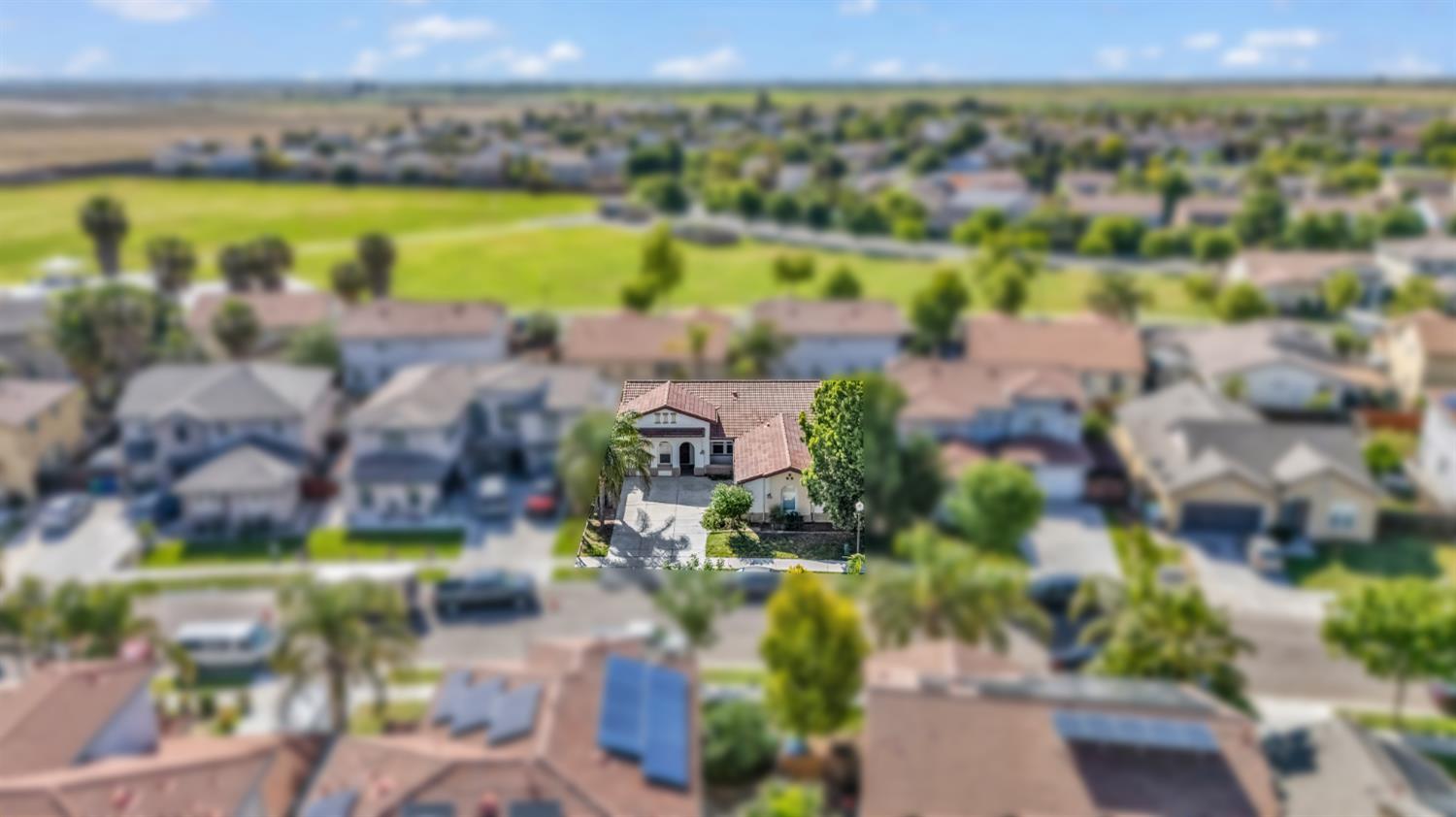 2461 S Mountainside Dr, Los Banos, CA 93635