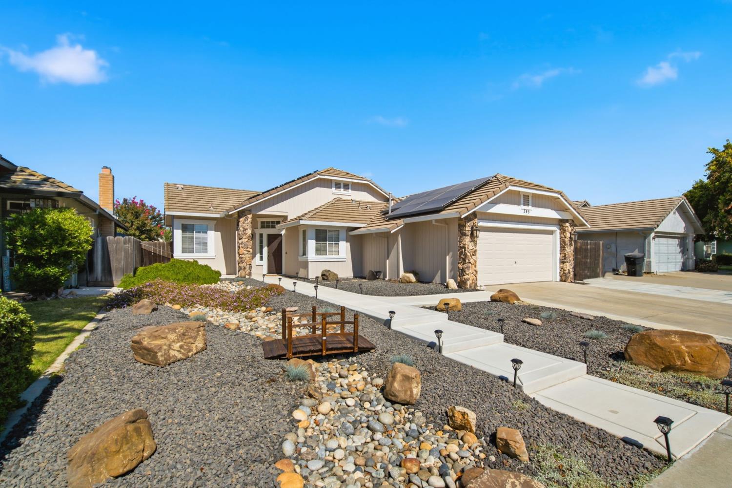245 Douma Way, Ripon, CA 95366