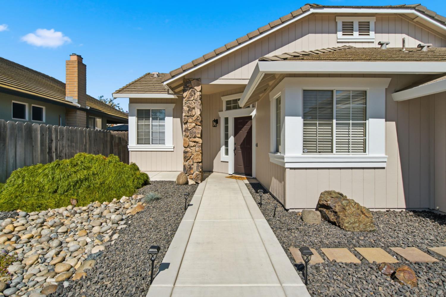 245 Douma Way, Ripon, CA 95366
