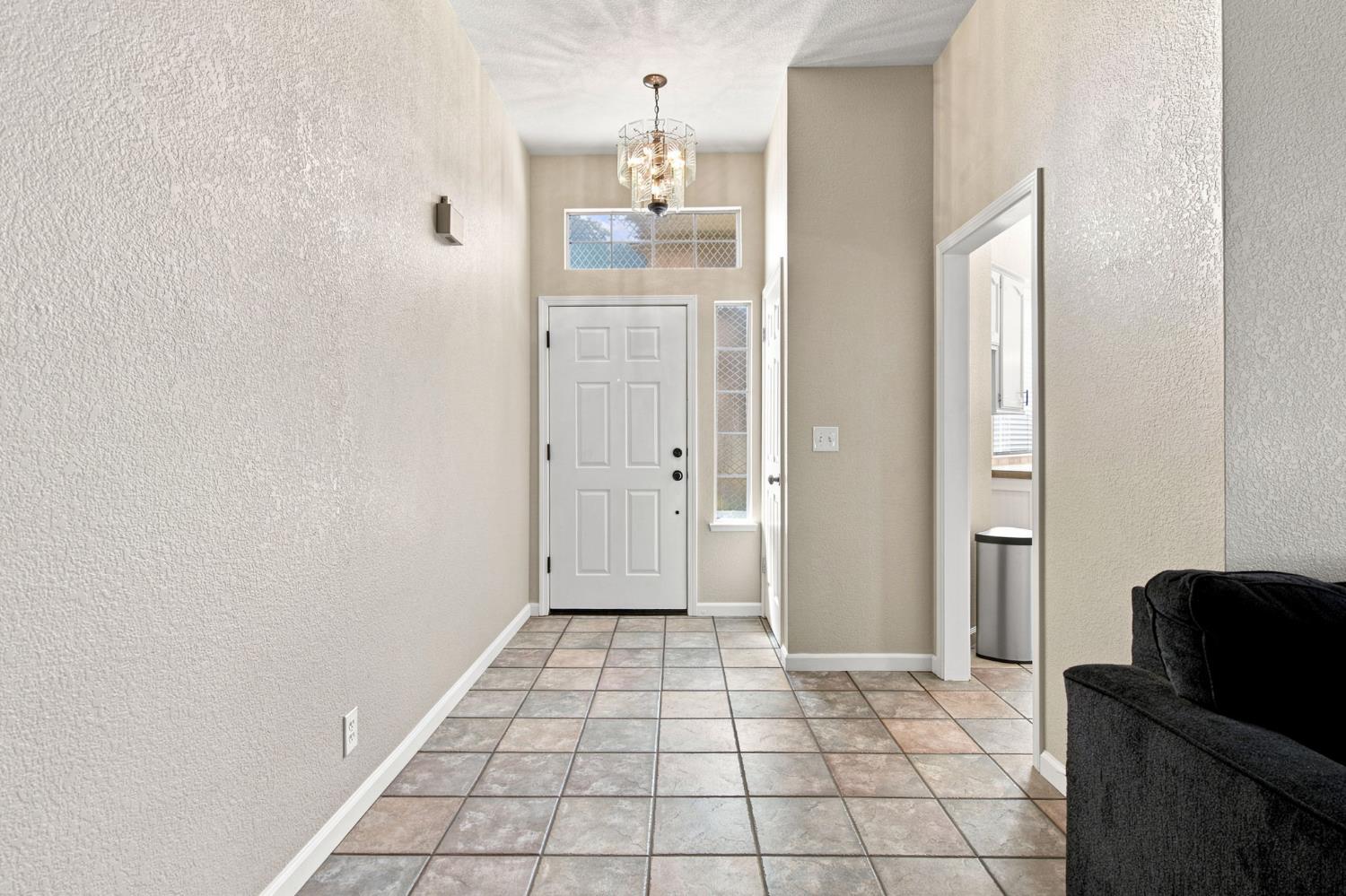 245 Douma Way, Ripon, CA 95366
