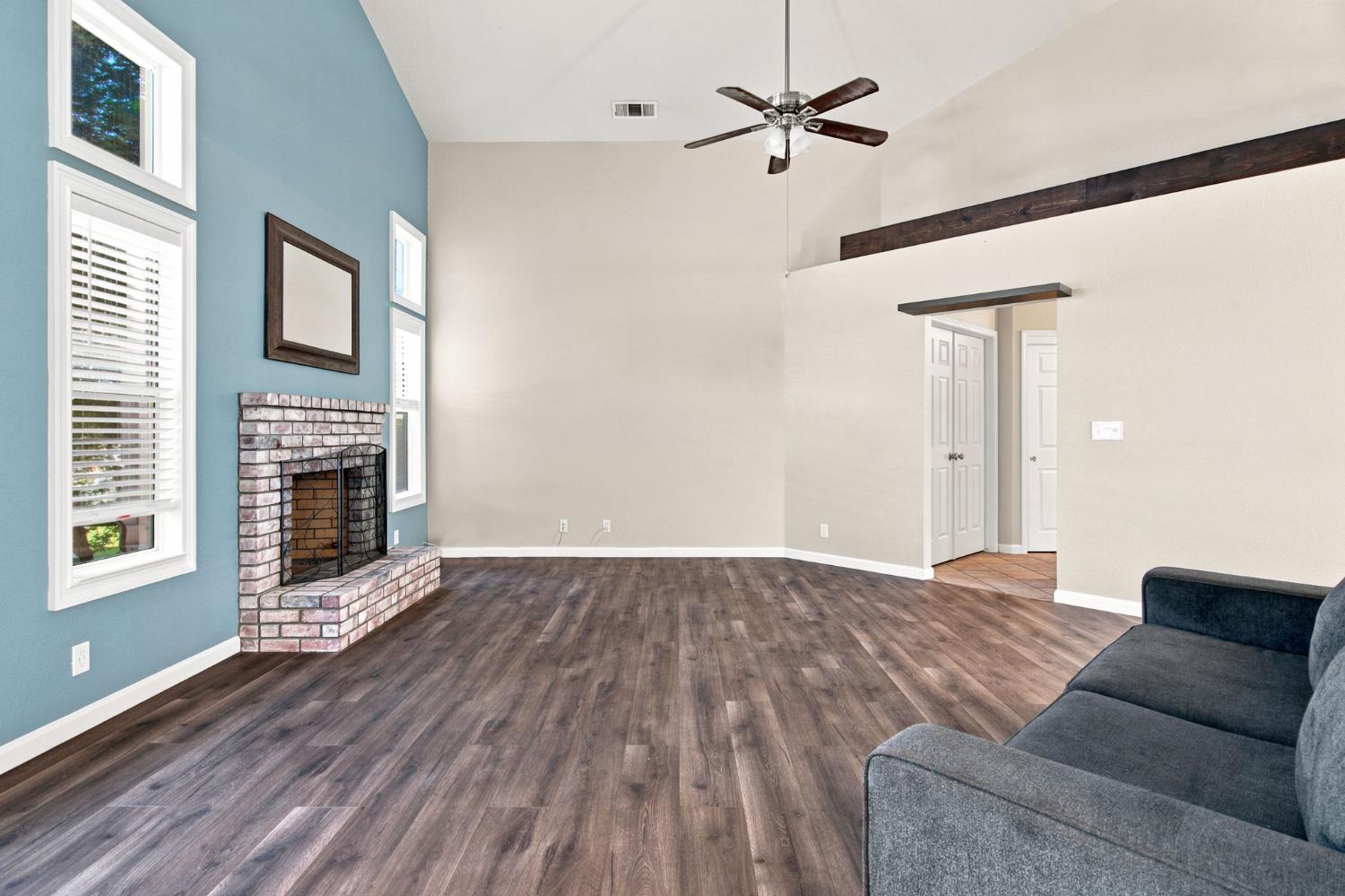 245 Douma Way, Ripon, CA 95366