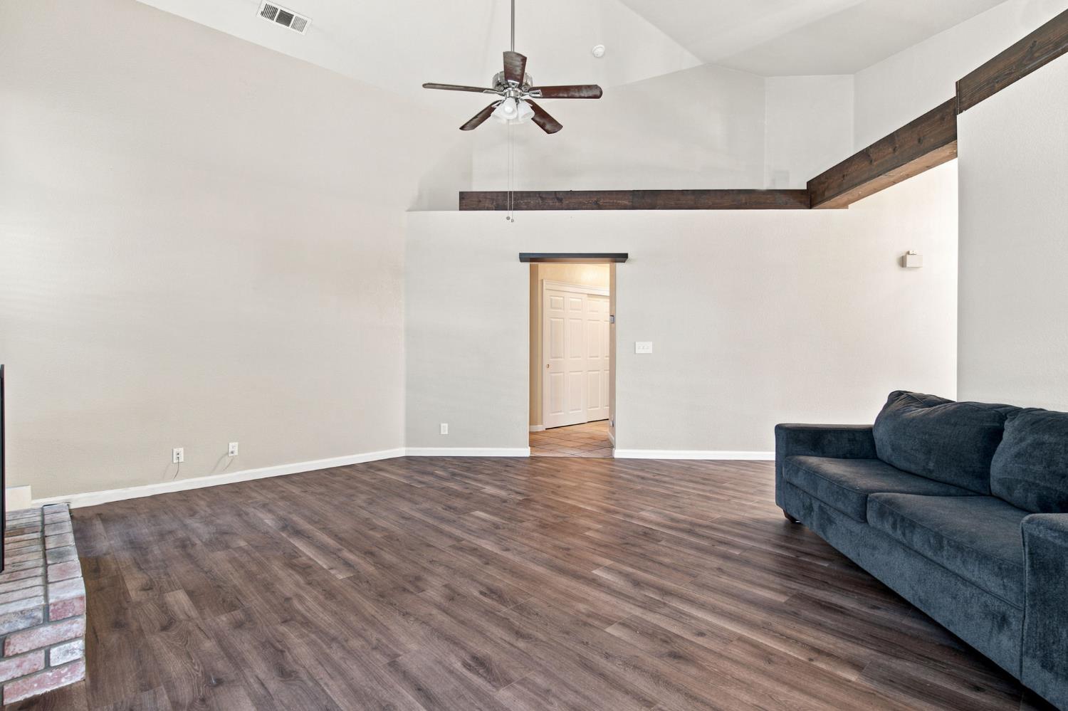 245 Douma Way, Ripon, CA 95366