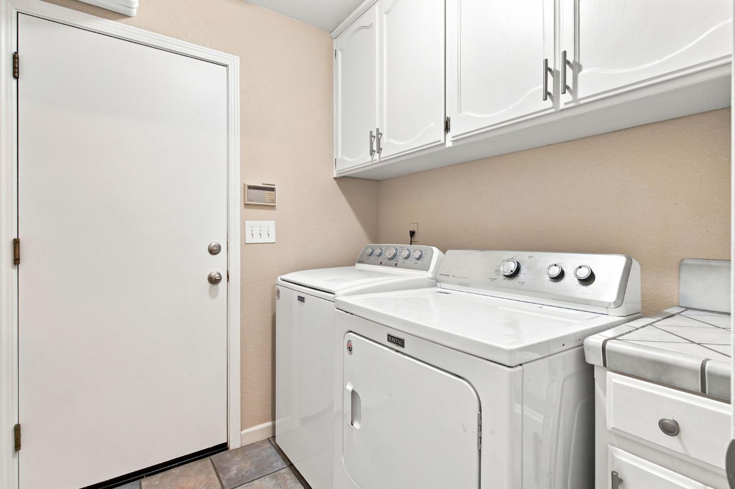 245 Douma Way, Ripon, CA 95366