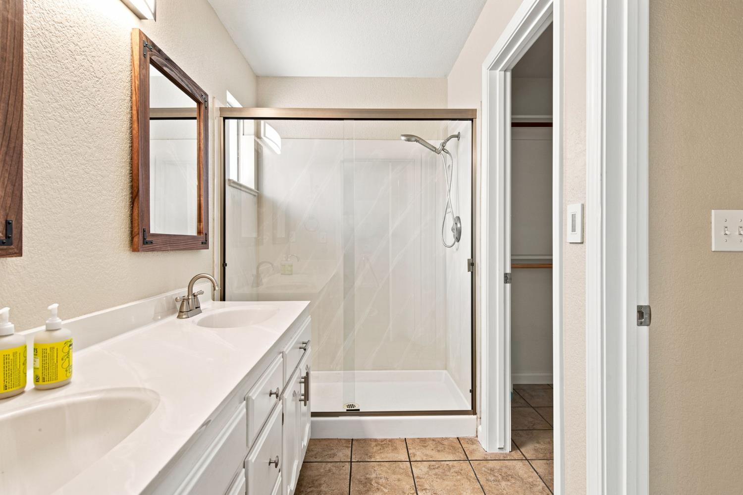 245 Douma Way, Ripon, CA 95366