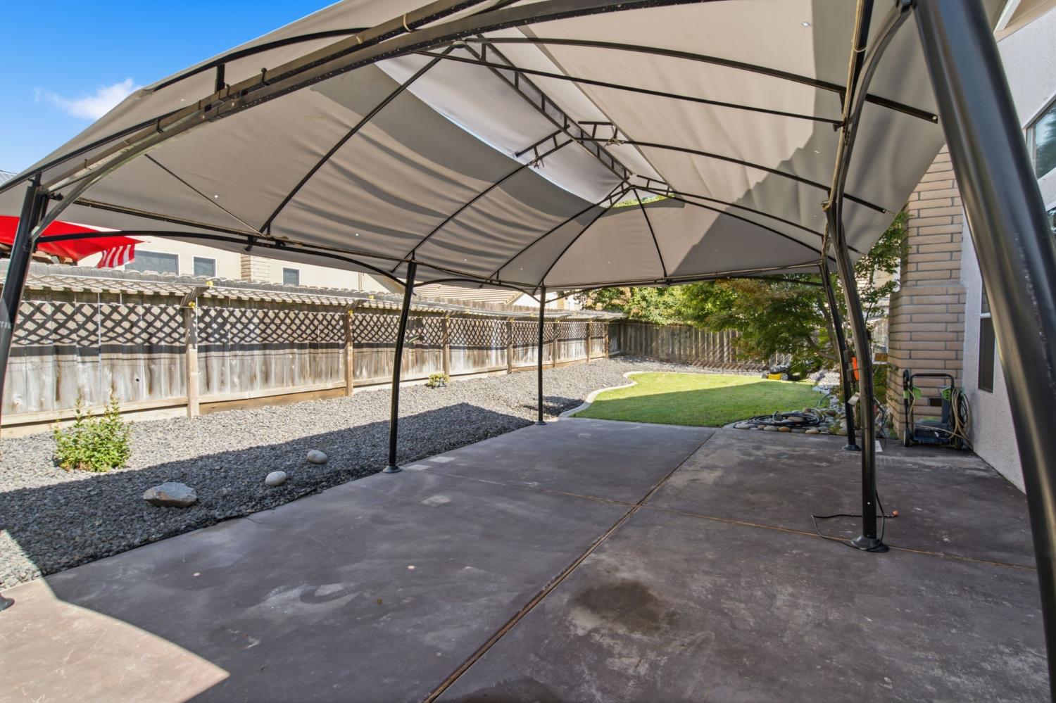 245 Douma Way, Ripon, CA 95366