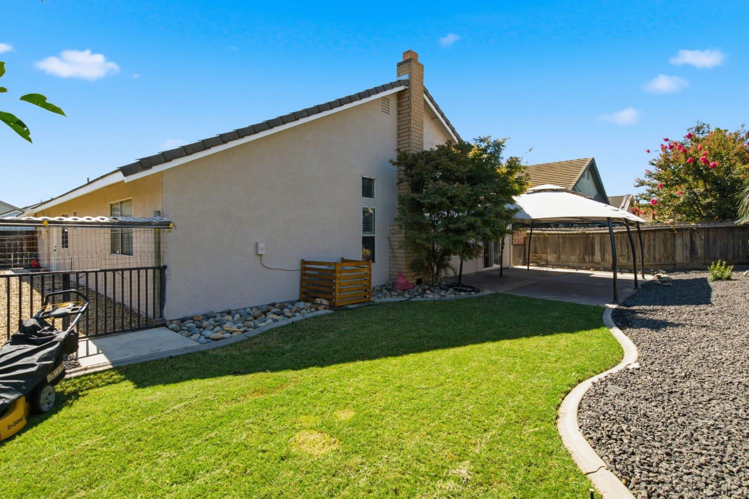 245 Douma Way, Ripon, CA 95366