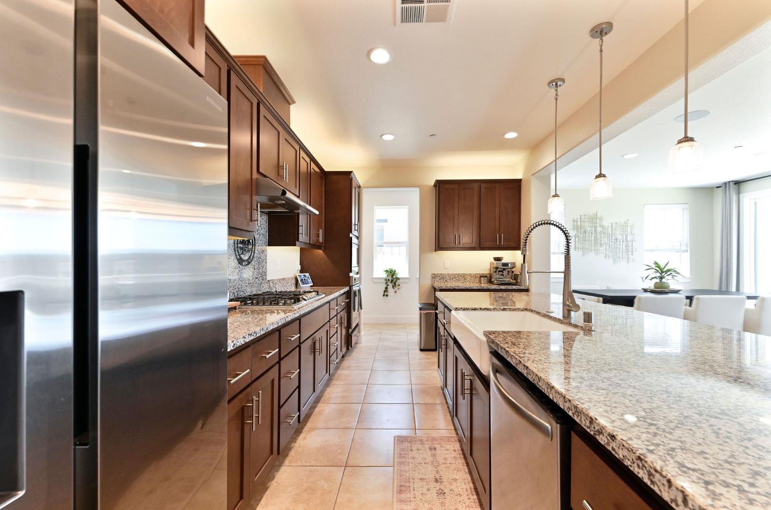 1849 Birdie Ave, Manteca, CA 95337
