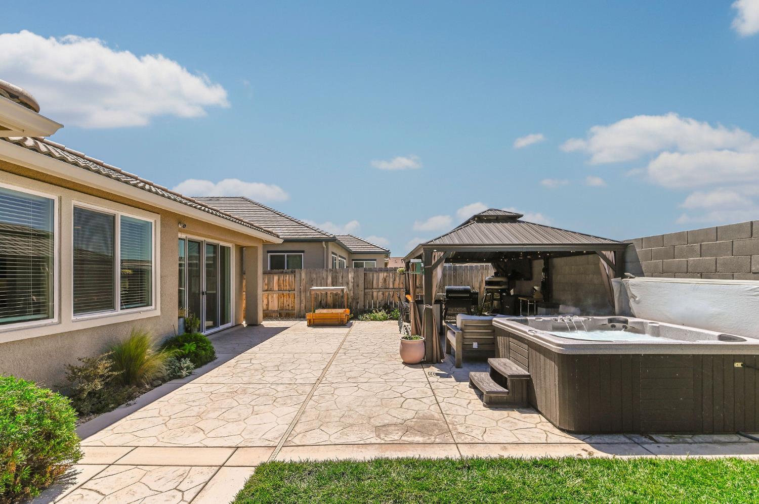 1849 Birdie Ave, Manteca, CA 95337