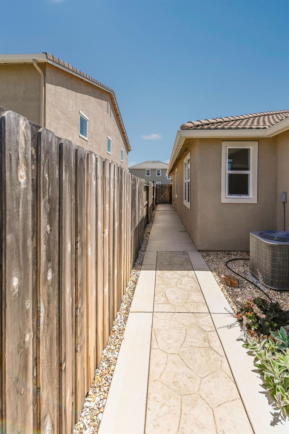 1849 Birdie Ave, Manteca, CA 95337