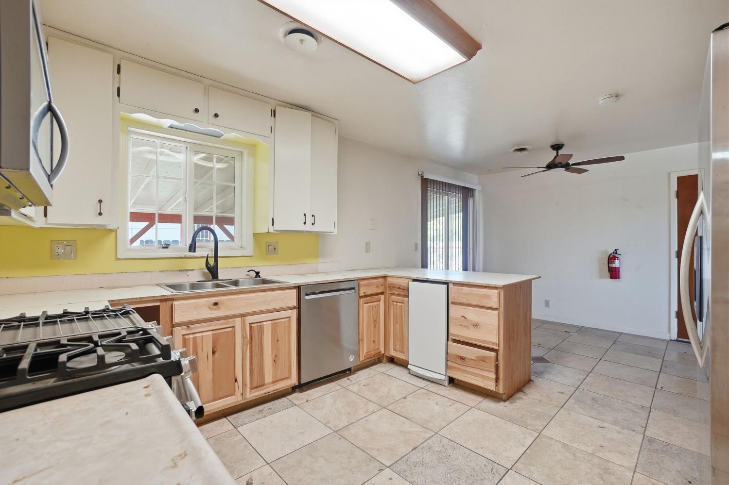6845 Camellia Dr, Atwater, CA 95301