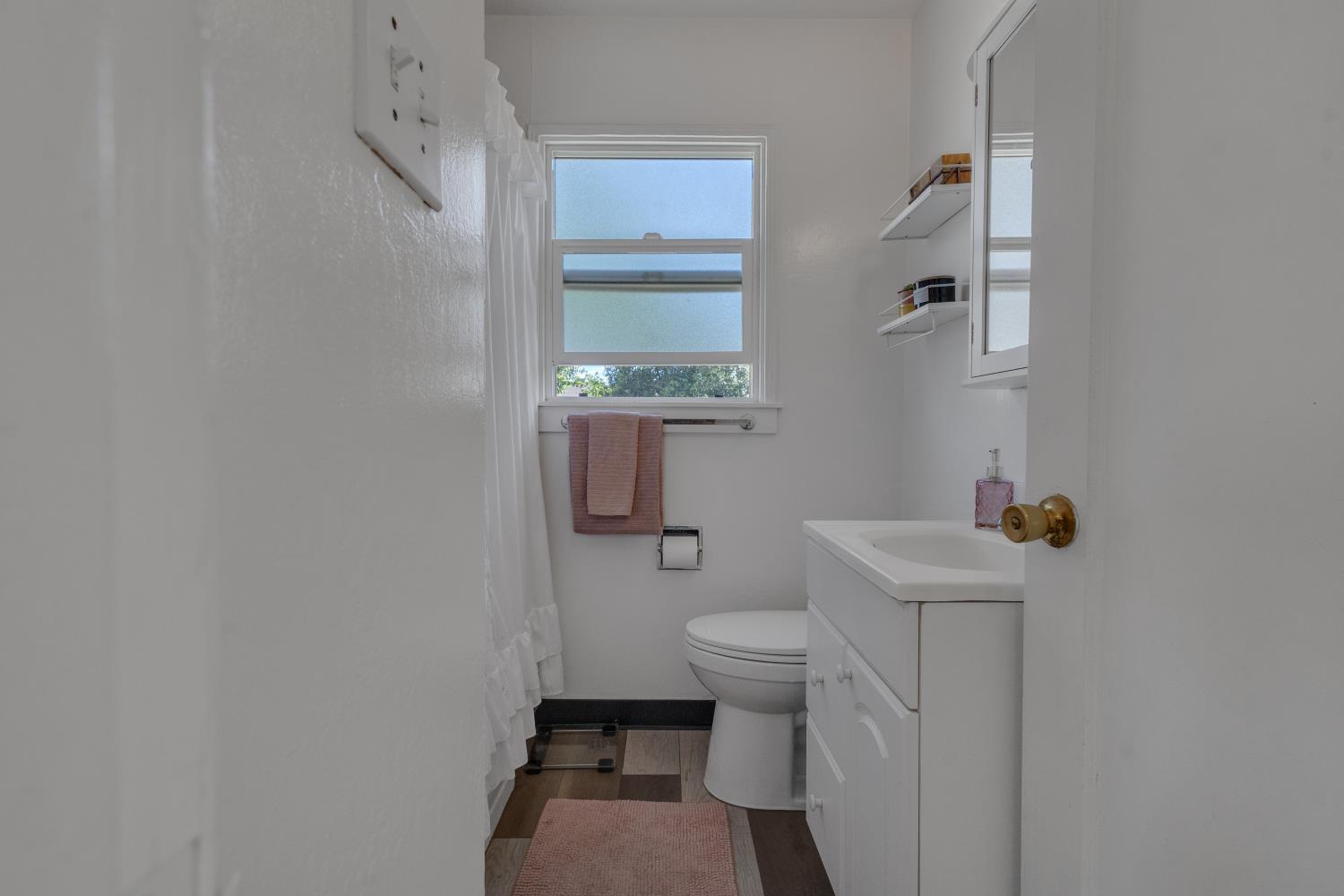 628 Fir St, Manteca, CA 95336