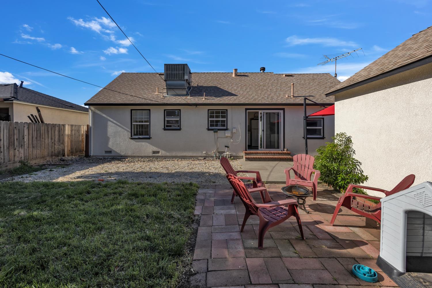 628 Fir St, Manteca, CA 95336